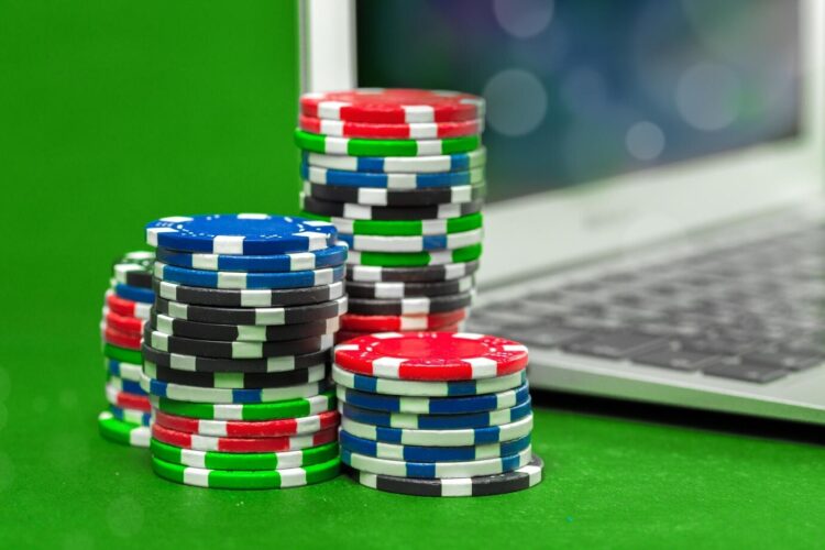 benefits playing online casino