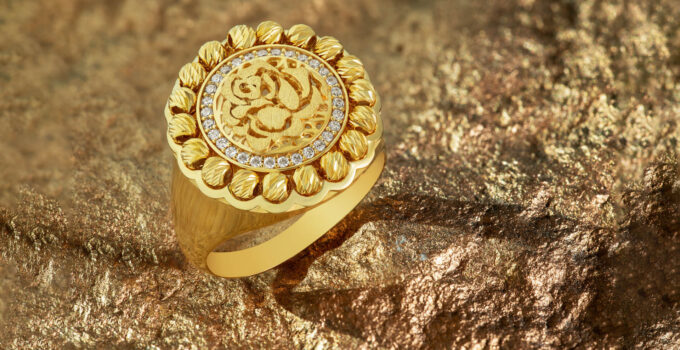 The Benefits of Investing in 18K Gold Jewelry