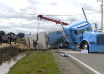 Benefits of Hiring a Bronx Truck Accident Lawyer