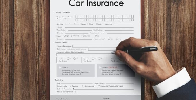 Understanding Auto Insurance Policies in Ontario: 7 Things to Know