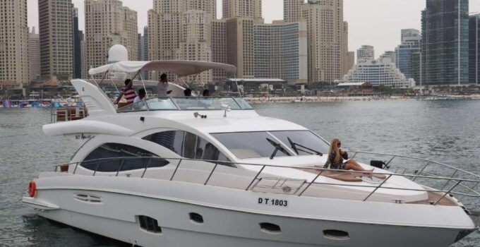 Dubai Yacht Rental Hacks You Need to Know ─ 10 Budget Friendly Tips